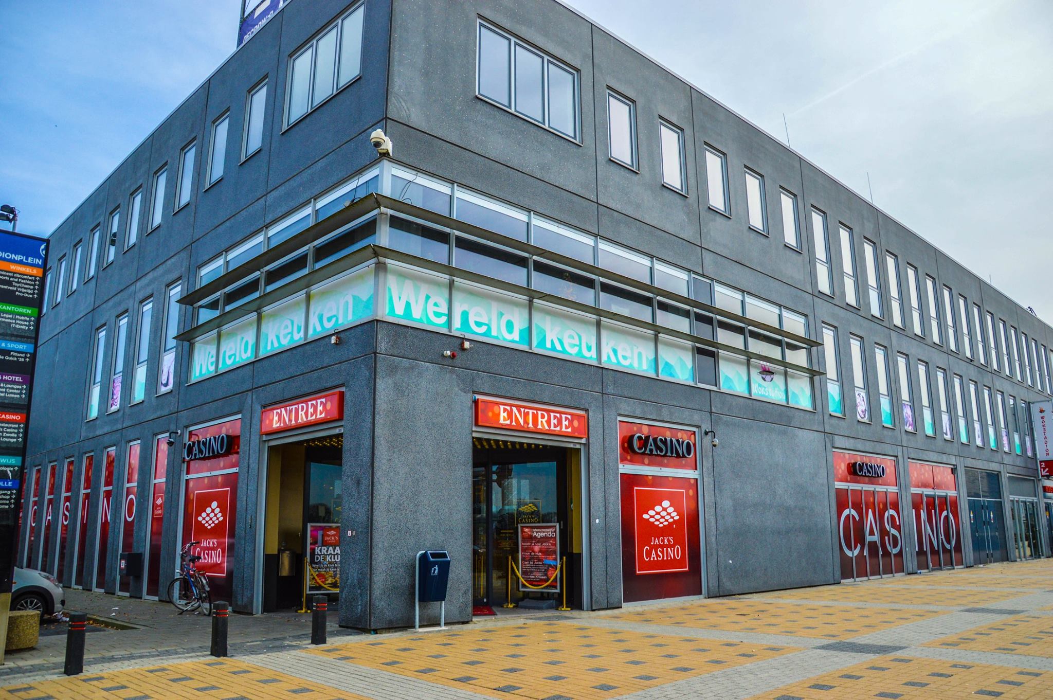 29983611_1717408464965246_72440384683691