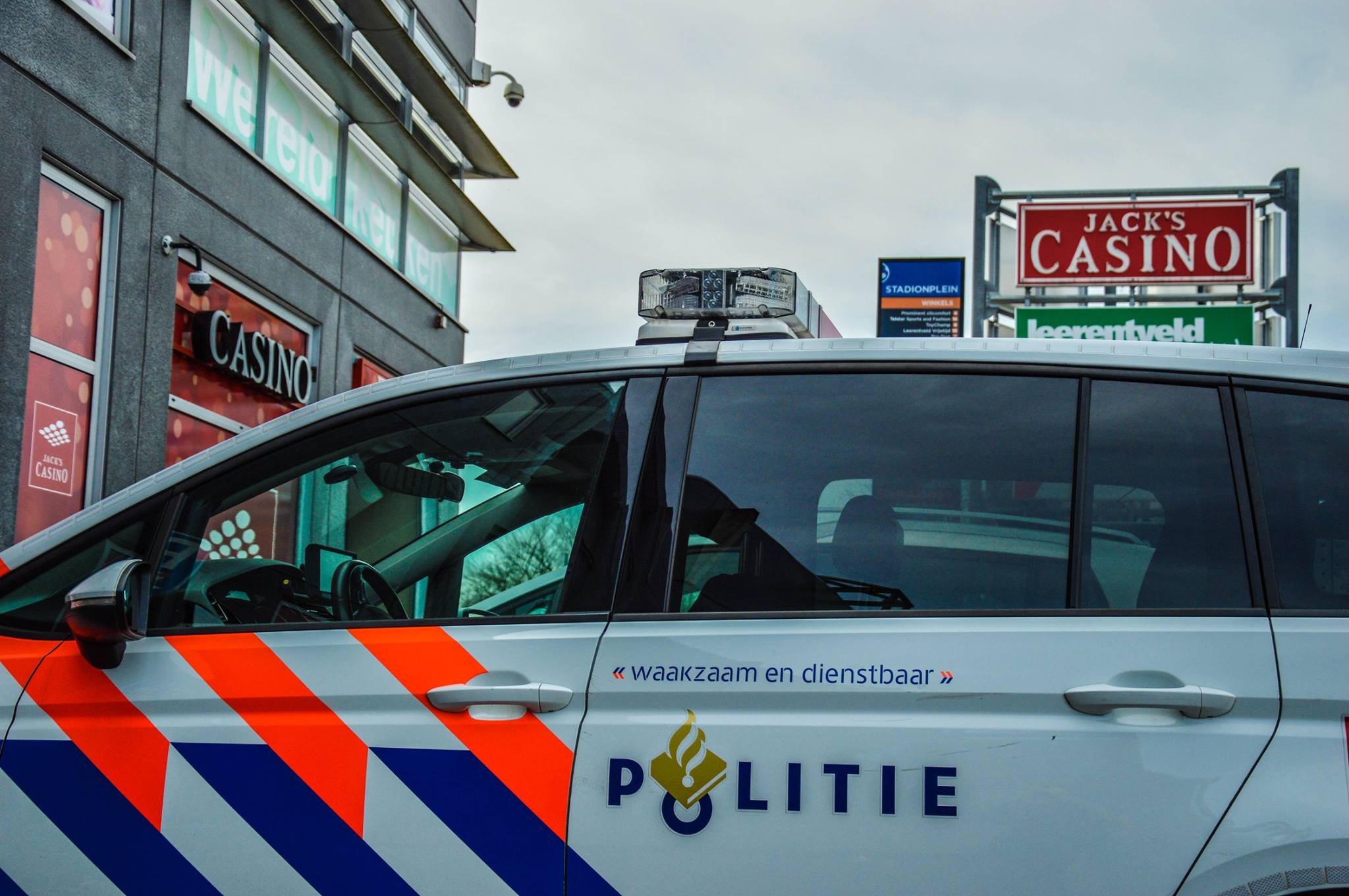 29982940_1717408308298595_86210786992988