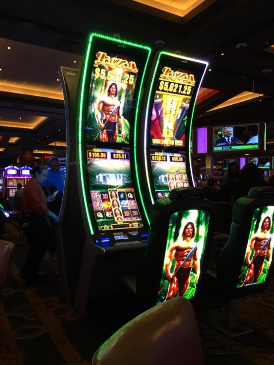 35180984_910291109142278_316444179098396