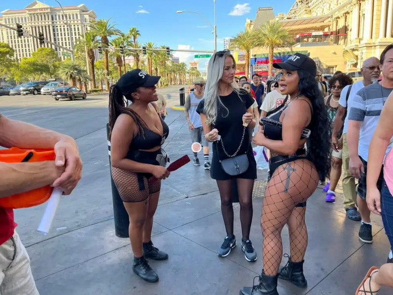 showgirls las vegas.png